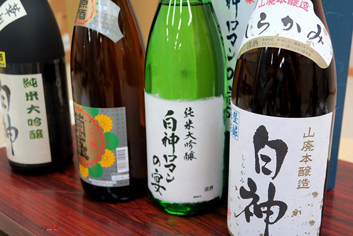 地元の日本酒がずらり